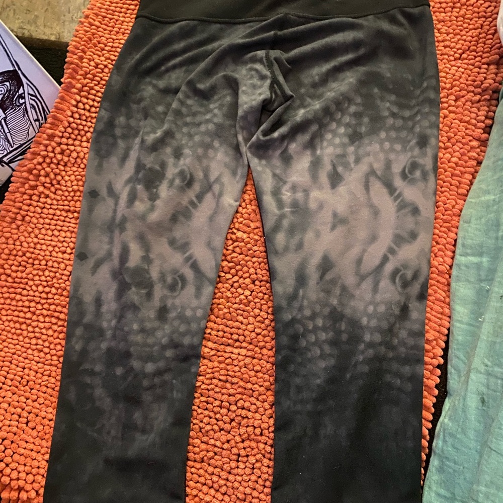 Lululemon - Picture 3 of 6